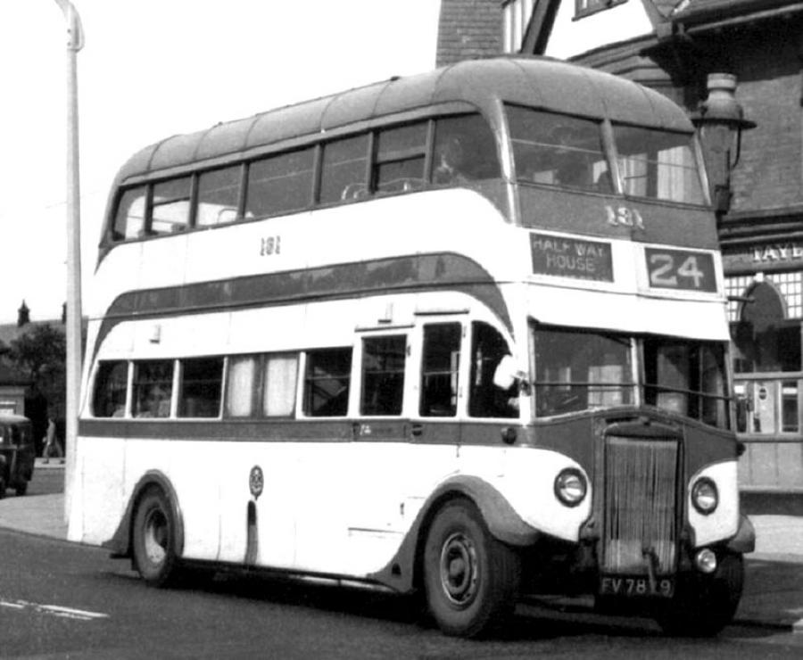  Leyland Titan TD4 Burlingham (FH25/23C) 1936 года  (фото 3 из 5)